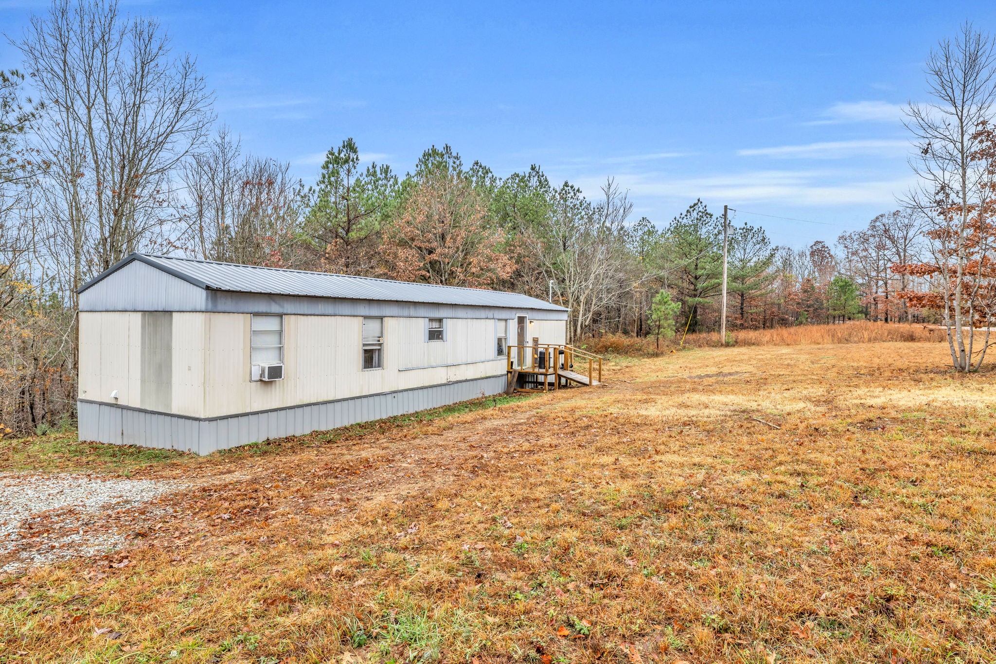 Howard Switch Rd, Hohenwald, TN 38462