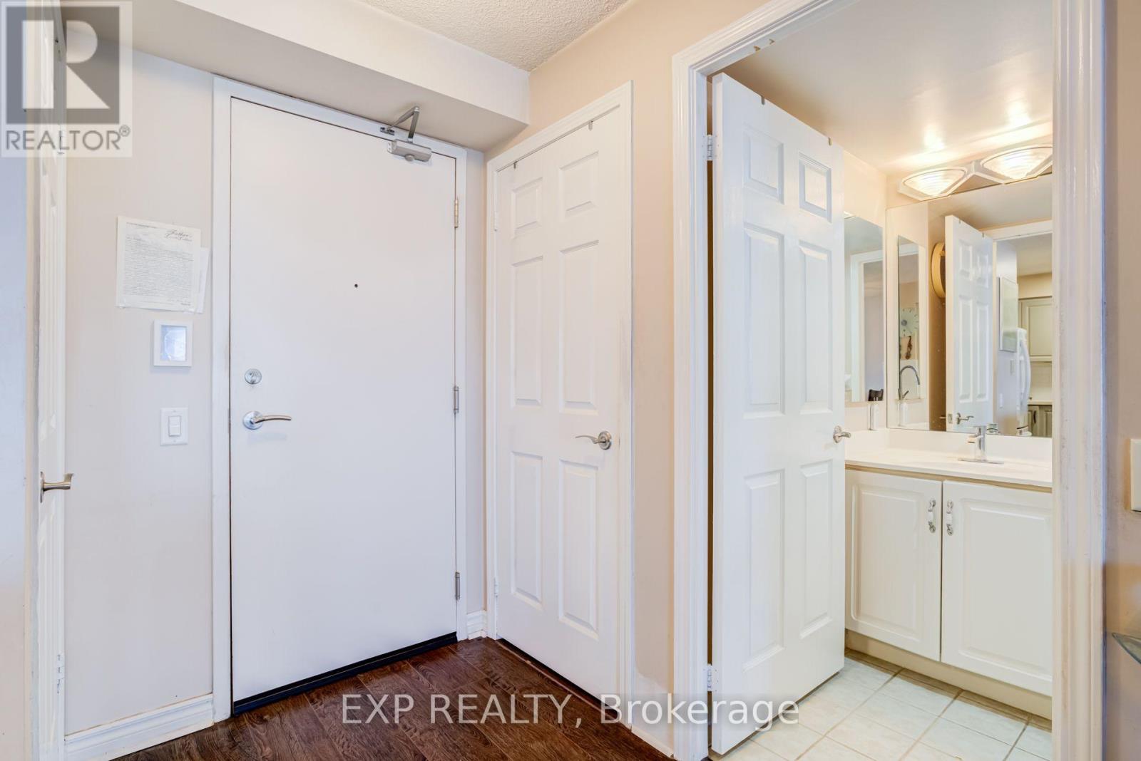Residential in Toronto (Dorset Park) 3