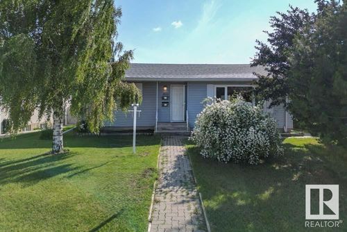 8023 134a Ave Nw, Edmonton, AB, T5C2G8 | Card Image