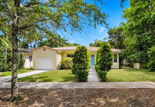 829 Medina Ave, Coral Gables, FL, 33134-2417 | Card Image