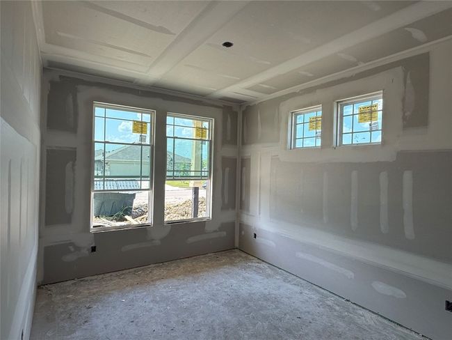 View of unfurnished room | Image 4