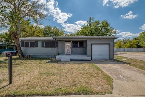 102 E Robertson Ave, Copperas Cove, TX, 76522-2926 | Card Image