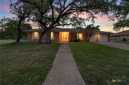 2116 Chinaberry Cir, Harker Heights, TX, 76548-8713 | Card Image
