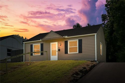 5041 Forest Ave, Kansas City, KS, 66106-3444 | Card Image