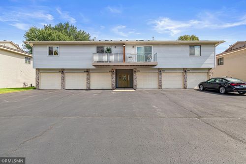 3300c-3300 Greenbrier St, Vadnais Heights, MN, 55127-5040 | Card Image