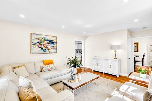 18 Mayflower Rd, Northborough, MA, 01532-2227 | Card Image