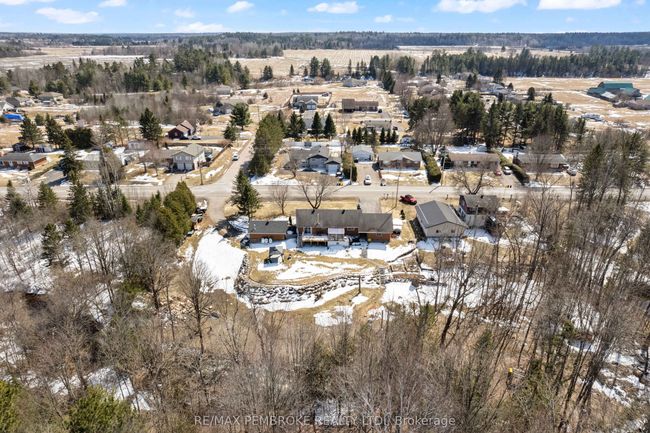 470 Forest Lea Rd, House other with 4 bedrooms, 2 bathrooms and 4 parking in Pembroke ON | Image 11