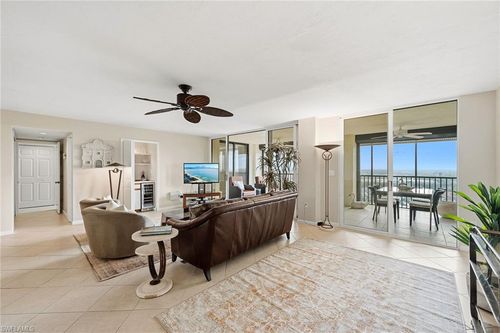 apt-2003-5601 Turtle Bay Dr, NAPLES, FL, 34108-2703 | Card Image