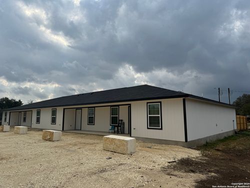 1006 County Road 4516, Castroville, TX, 78009-5577 | Card Image