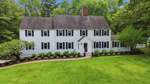 38 Blueberry Ln, Concord, MA, 01742-4710 | Card Image