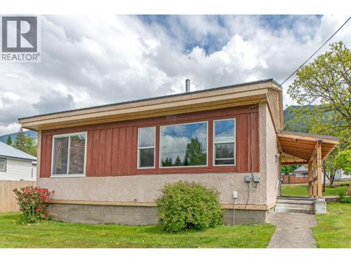 1610 Eastman Ave, Riondel, BC, V0B2B0 | Card Image