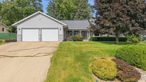 812 E South Street, Beaver Dam, WI, 53916 | Card Image