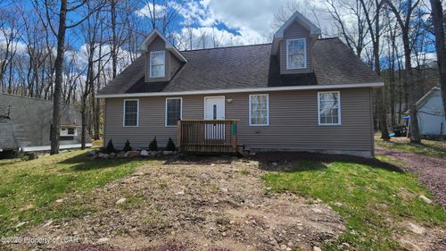 77 Holiday Dr, White Haven, PA, 18661-2835 | Card Image