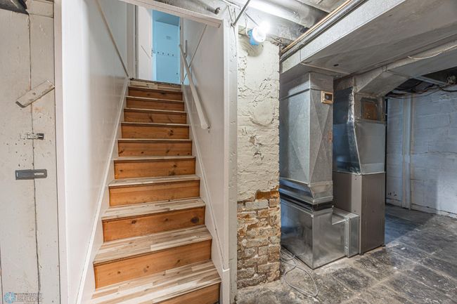 Stairs to upper | Image 44