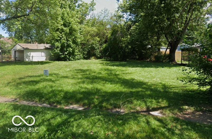 Land in Indianapolis