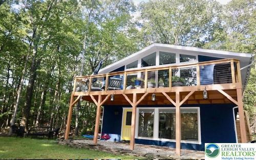 107 Village Ln, Hawley, PA, 18428 | Card Image