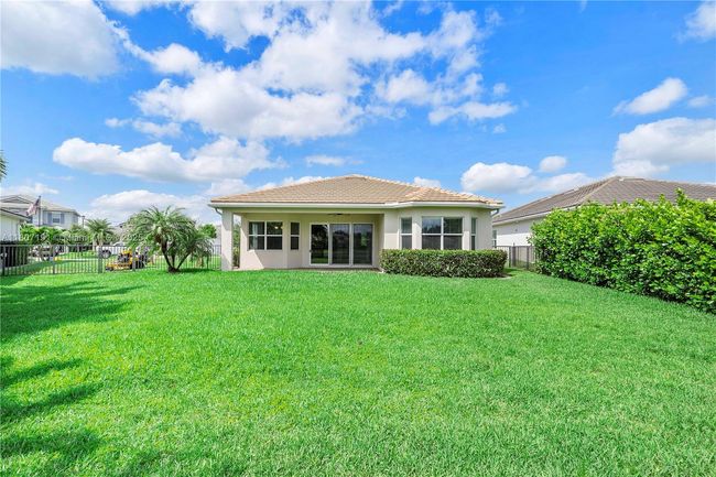 15917 - 15917 Rain Lilly Way, House other with 3 bedrooms, 2 bathrooms and null parking in Westlake FL | Image 24