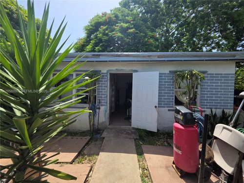 722 Sw 3rd Ave, Homestead, FL, 33030-7106 | Card Image