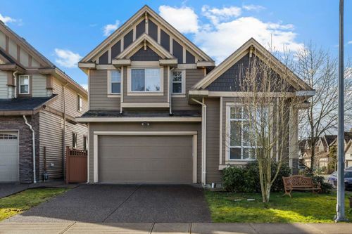 7326 199 St, Langley, BC, V2Y1R9 | Card Image