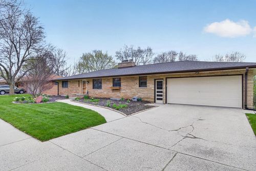 841 S 7th Avenue, West Bend, WI, 53095 | Card Image