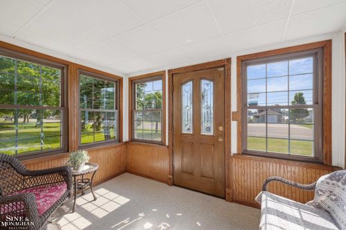 1610 Oakland St, Saint Clair, MI, 48079-5125 | Card Image