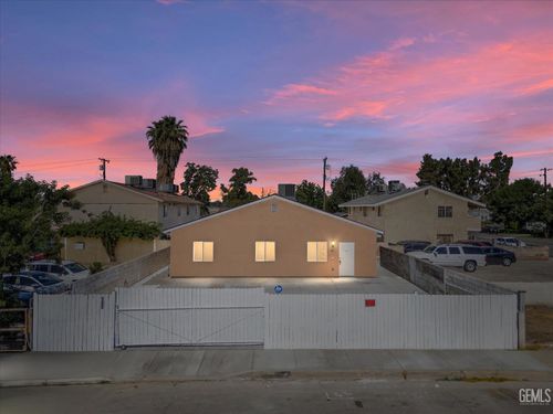 135 L St, Bakersfield, CA, 93304 | Card Image