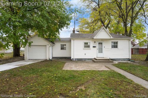 8104 Jackson Ave, Warren, MI, 48089-2965 | Card Image