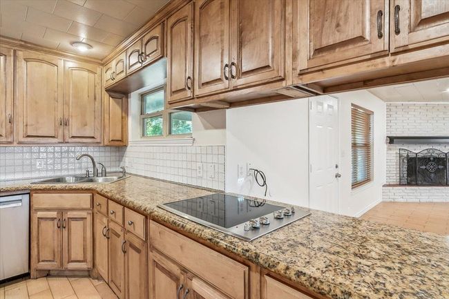 640 Cactus St, House other with 3 bedrooms, 2 bathrooms and null parking in Bridge City TX | Image 7