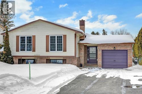 8 Mac Storey Street, Ottawa, ON, K0A2Z0 | Card Image