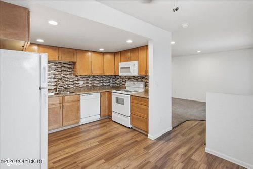a8-6210 E 12th Ave, Anchorage, AK, 99504-2361 | Card Image