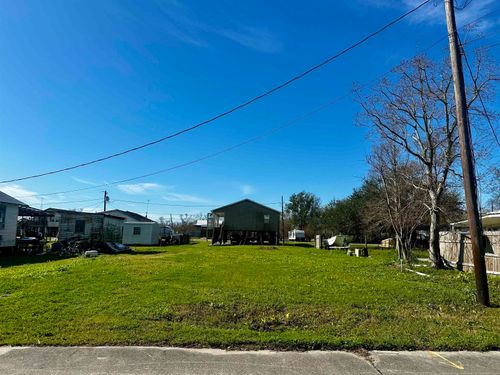 203 Chauvin St, Chauvin, LA, 70344-3803 | Card Image