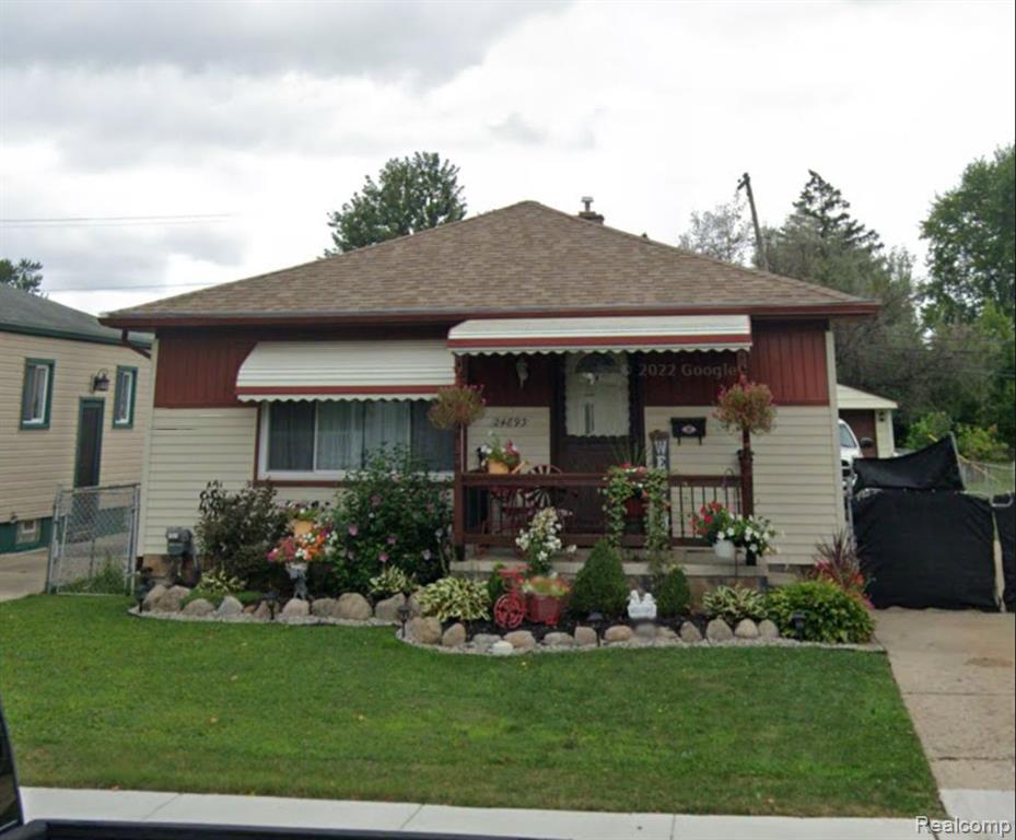 Saxony Ave, Eastpointe, MI 48021