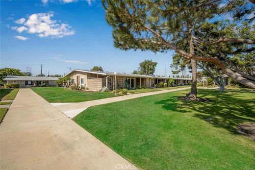 apt-211l-13160 Nassau Dr, Seal Beach, CA, 90740-3226 | Card Image