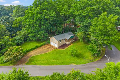 209 Downer Dr, Clarksville, TN, 37042-6212 | Card Image