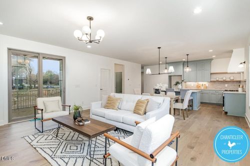 2307 Broad St, Durham, NC, 27704-3003 | Card Image