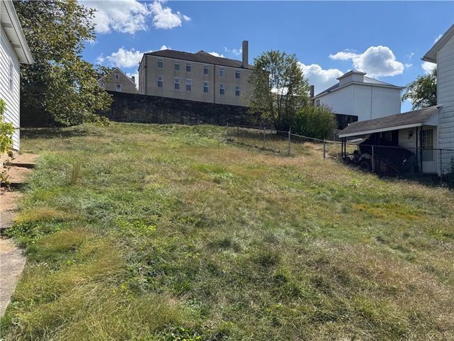24 Grant St, House other with 3 bedrooms, 1 bathrooms and 1 parking in New Salem PA | Image 4