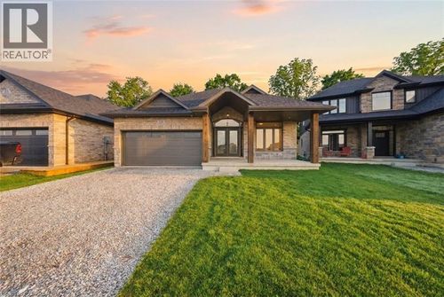 105 Craddock Blvd, Jarvis, ON, N0A1J0 | Card Image