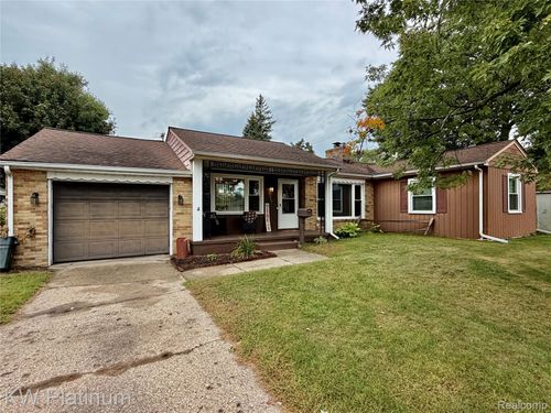 1215 16th St, Port Huron, MI, 48060-5025 | Card Image