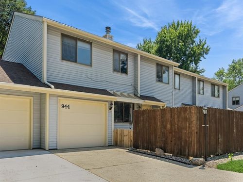 944 Sunburst Ln, Altoona, IA, 50009-2227 | Card Image