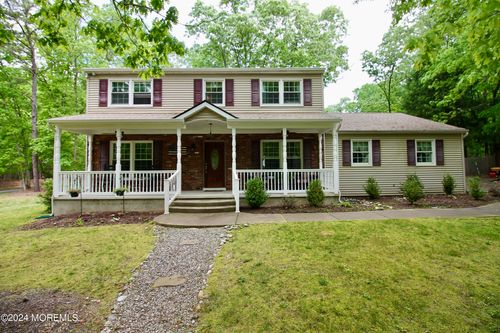 4 Oakwood Dr, Shamong, NJ, 08088-8547 | Card Image