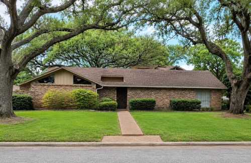 2721 Oak Dr, Bay City, TX, 77414-7343 | Card Image