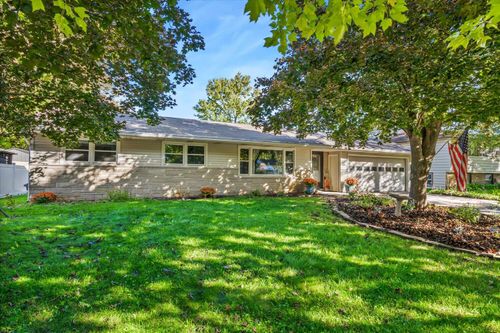 33200 Thelma Ave, Paw Paw, MI, 49079-9508 | Card Image