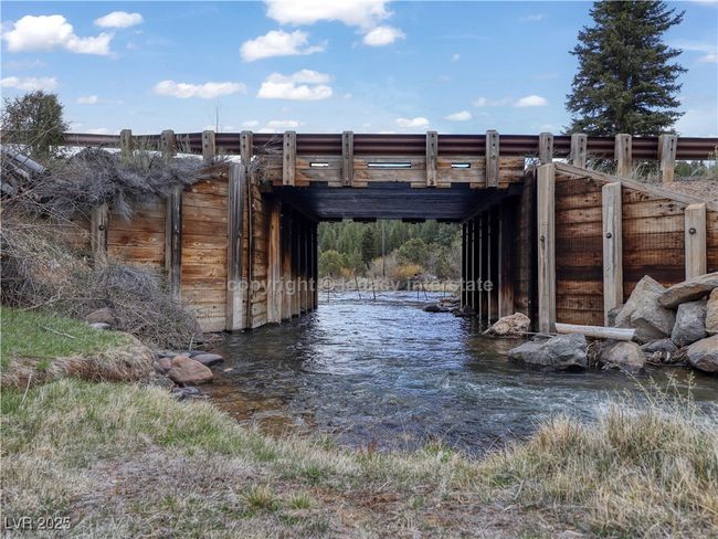 View of gate | Image 42