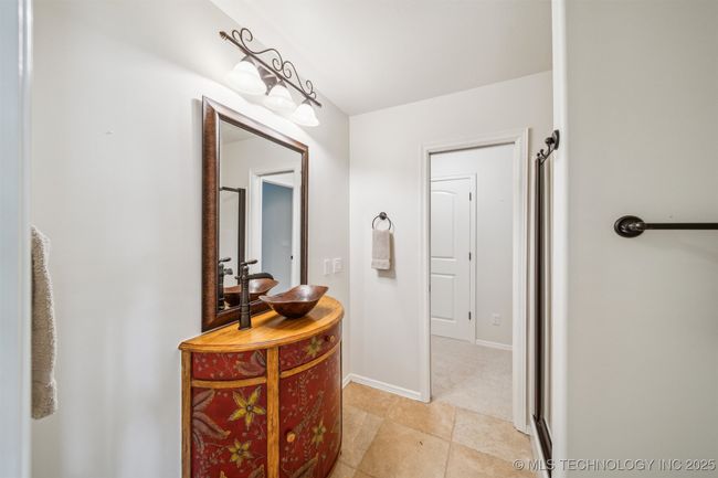 6922 Hackberry Rdg, House other with 5 bedrooms, 5 bathrooms and null parking in Owasso OK | Image 53