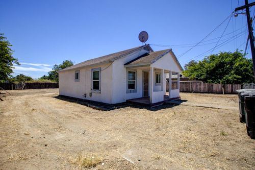 1720 Vernon Ave, Modesto, CA, 95351-2911 | Card Image