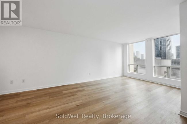 1802 - 25 Grenville St, Condo with 2 bedrooms, 1 bathrooms and null parking in Toronto ON | Image 8
