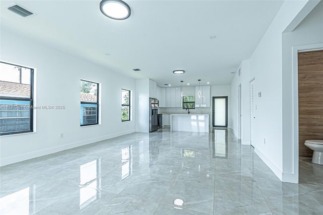 0 - 2739 Nw 7 Th St, House other with 4 bedrooms, 3 bathrooms and null parking in Fort Lauderdale FL | Image 4