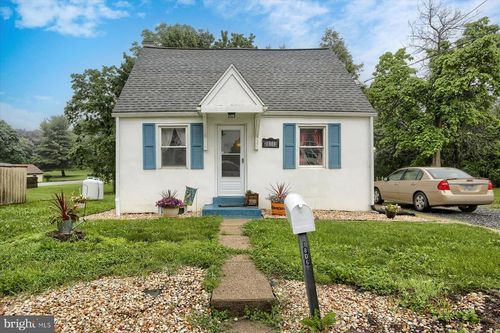 1806 Suncrest Dr, Carlisle, PA, 17013-1161 | Card Image
