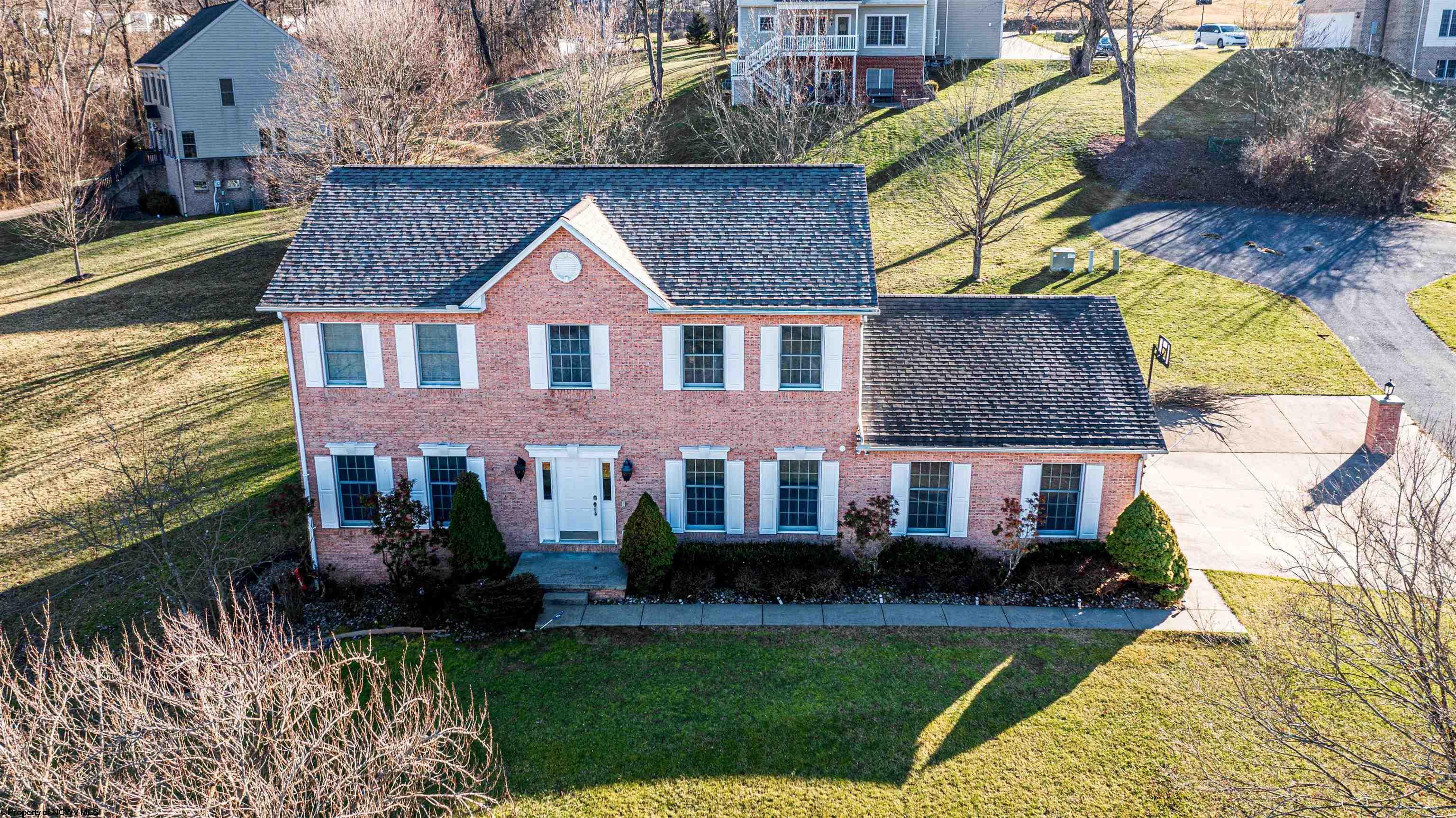 Brettwald Dr, Morgantown, WV 26508