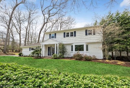 44 Deerfield Ter, Mahwah, NJ, 07430-2823 | Card Image